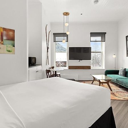 Independence Square 202, Hotel Room Over-Looking The Mall And Aspen Mountain Esterno foto